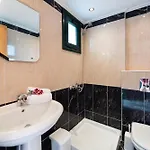 Calypso Luxury מלון דירות 3*