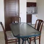 卡吕普索豪华公寓式酒店 3* 瓦西利基