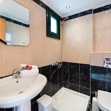 Calypso Luxury Aparthotel 3*